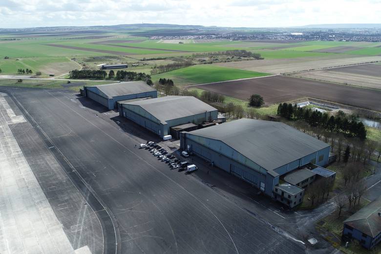 خرید یک پایگاه هوایی توسط زاویر نیل برای ساخت بزرگ‌ترین استودیو سینمایی شمال فرانسه