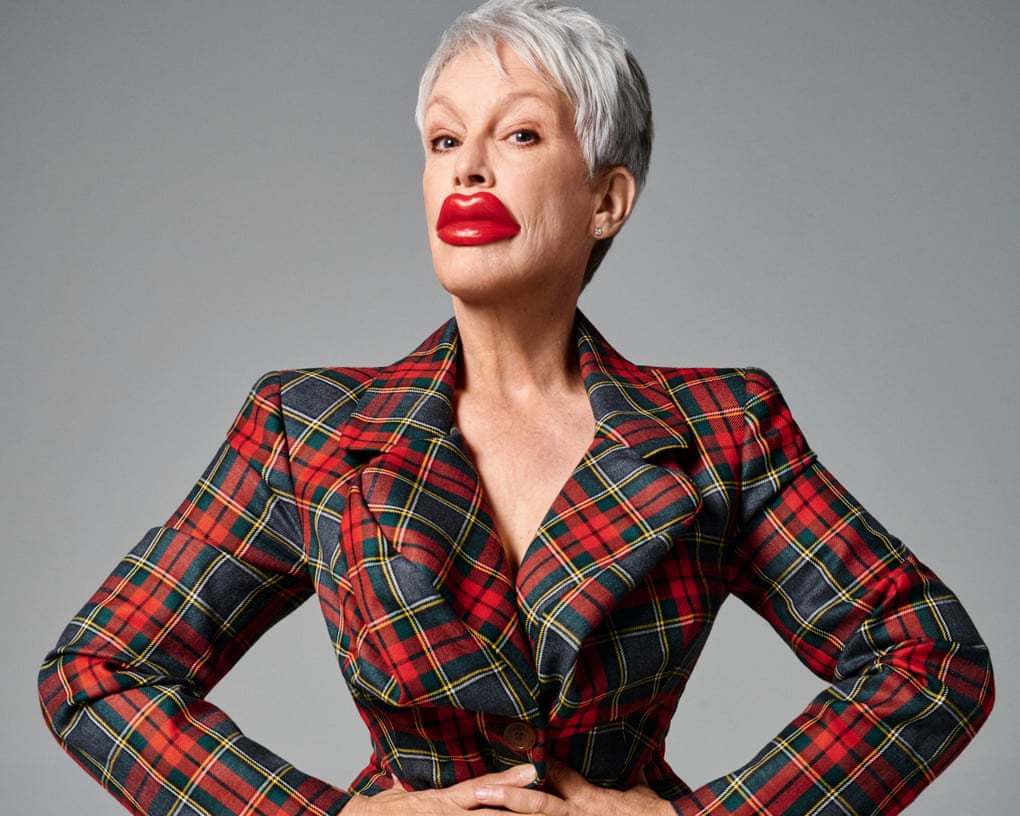 جیمی لی کرتیس: نسل‌هایی از زنان به‌دست صنعت زیبایی از بین رفته‌اند