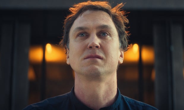 نقد فیلم «Dying» – بزرگ‌ترین فروپاشی رهبر ارکستر پس از «تار» کیت بلانشت