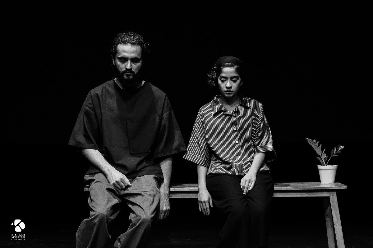 نقد نمایش «قاب»؛ رویکردی نو به ژست‌های دروغین خانوادگی