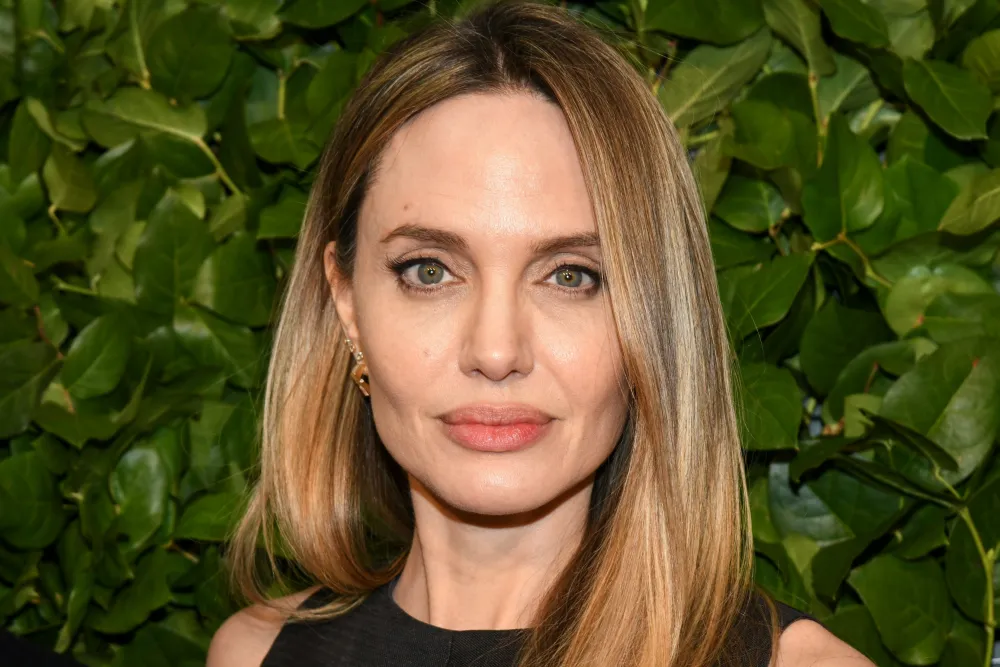 همکاری دوباره «آنجلینا جولی» و «داگ لیمان» در تریلر جاسوسی «The Initiative»