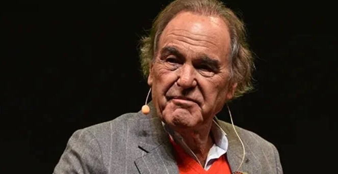 الیور استون پس از ۱۰ سال با «White Lies» بازمی‌گردد