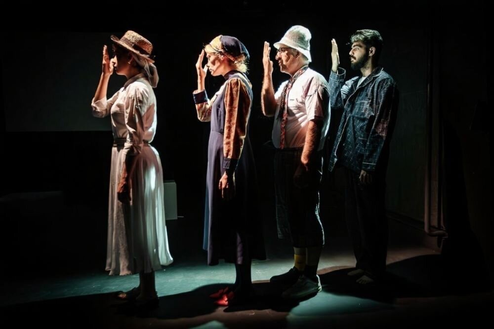 «آواز خوان طاس»؛ نگاهی نو به ابزوردیسم در تئاتر شهر