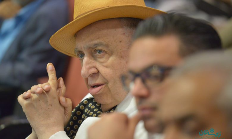 نمیگذارند کار کنم ولی من از کار کردن منصرف نمیشوم! نمیگذارند کار کنم ولی من از کار کردن منصرف نمیشوم!