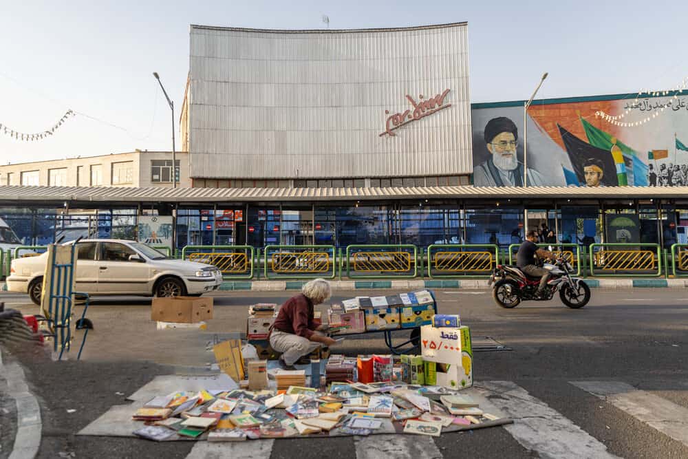 تصاویر- گشتی در سینماهای پایتخت/ «می‌خواهم زنده بمانم»