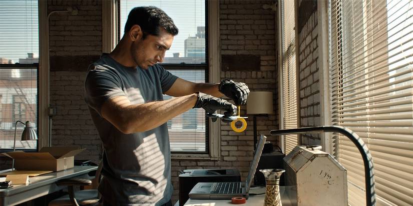 نقد فیلم «Relay»: تریلر جدید ریز احمد که ثابت می‌کند هنوز هم می‌توان آثار کلاسیک ساخت