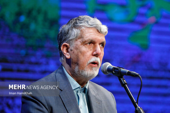 نشست خبری وزیر ارشاد؛ از حمایت از هنرمندان تا وضعیت نمایش «قاتل و وحشی»