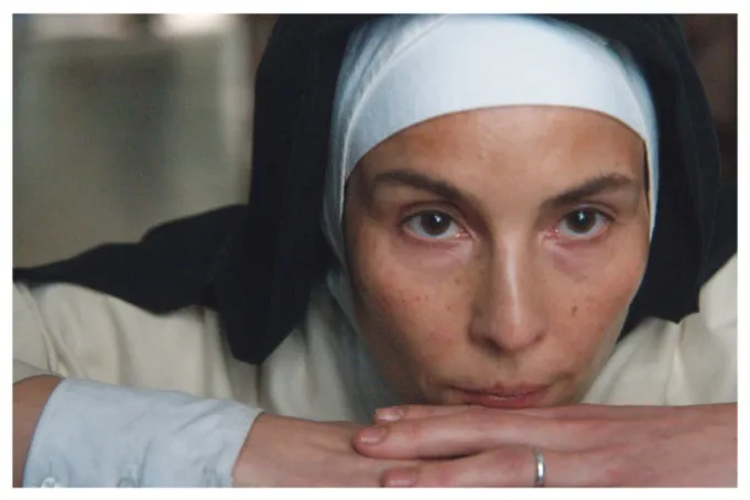 «نومی راپاس» در نقش «مادر ترزا»؛ تریلر فیلم «مادر» در ونیز رونمایی شد