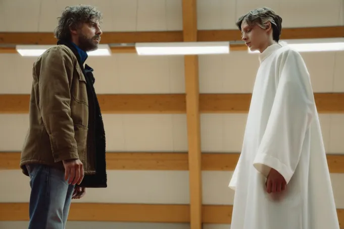 نقد فیلم «پسر مقدس»؛ آیا رهایی از درد، بزرگترین نفرین است؟