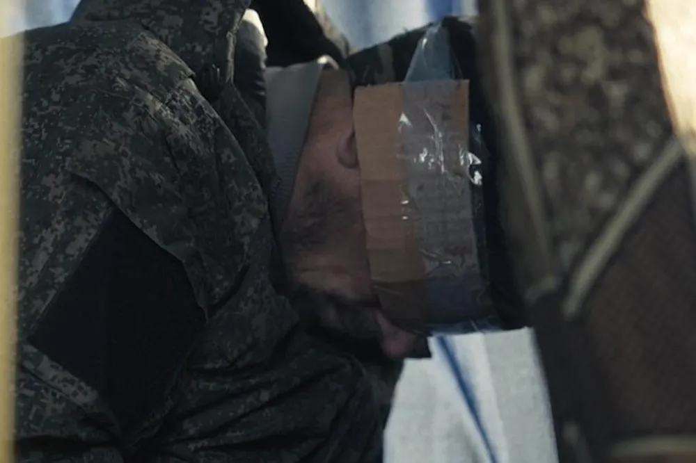 نقد فیلم «یادداشت‌های یک جنایتکار واقعی»؛ سفری رنج‌آلود و پرکشش در دل تاریخ معاصر اوکراین