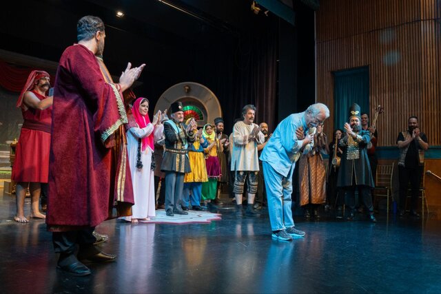 هادی مرزبان: ناصرالدین شاه ما فرق دارد! هادی مرزبان: ناصرالدین شاه ما فرق دارد!