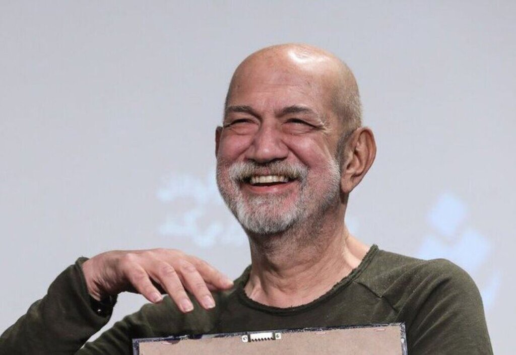 طبیعی بود در شرایطی که هر روز همه چیز سخت‌تر می‌شود، آدمی مانند آتیلا پسیانی نتواند کار کند