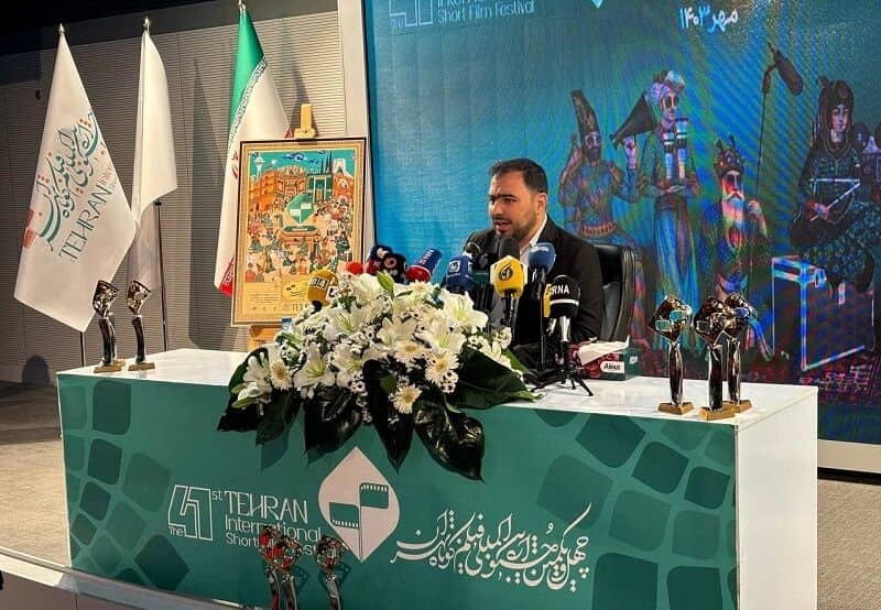دبیر جشنواره فیلم کوتاه تهران: دخالتم در انتخاب آثار را پیگیری کنید دبیر جشنواره فیلم کوتاه تهران: دخالتم در انتخاب آثار را پیگیری کنید