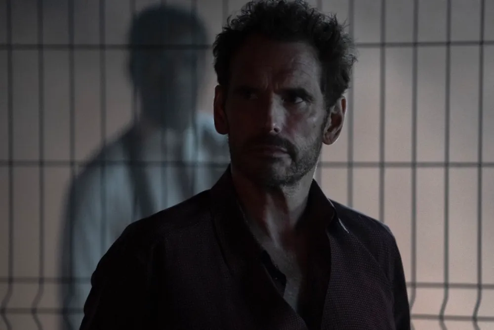 نقد فیلم «حصار»: نبرد استعاری غرب و آفریقا در آخرین ساخته کلر دنیس»