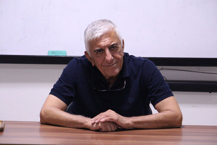 رضا کیانیان در نشست «کاژه»: بازیگری «شعبده» است؛ با کودکانه زیستن بر خجالتم غلبه کردم