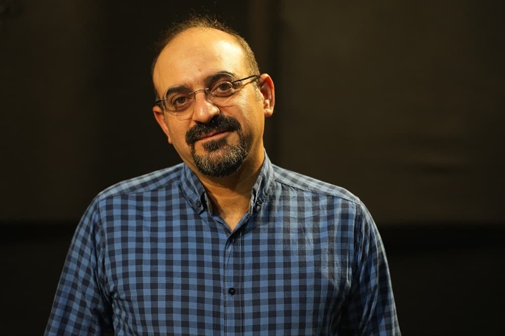 «اطربمو»؛ بازگشت امیر مشهدی‌عباس به کارگردانی تئاتر با نمایشی نوگرا در تالار حافظ