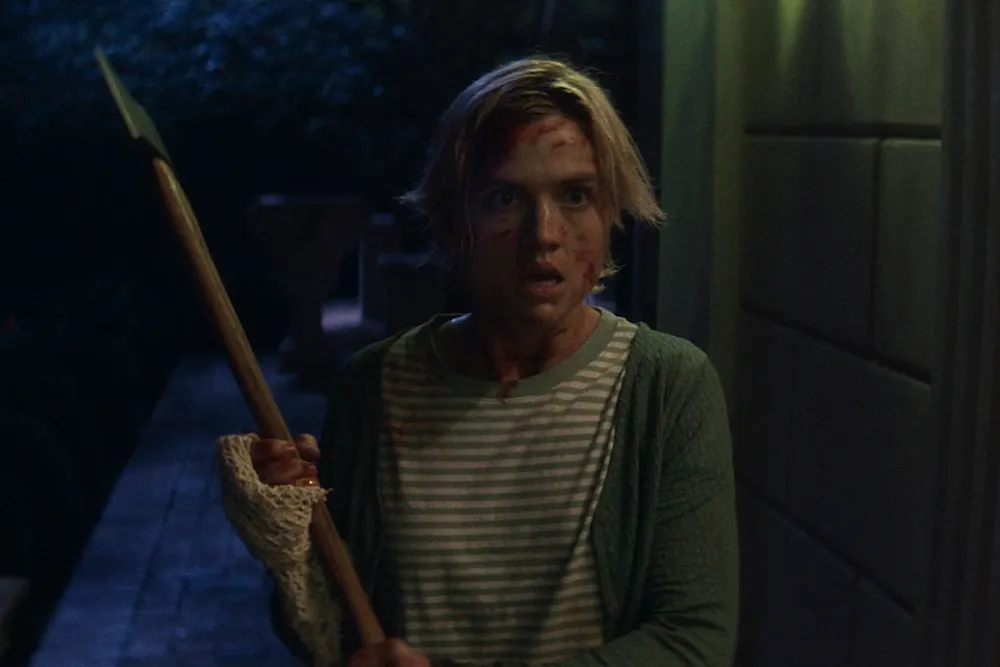 نقد فیلم «استخوان‌دریاچه»؛ وقتی تعطیلات به کابوسی خون‌آلود بدل می‌شود