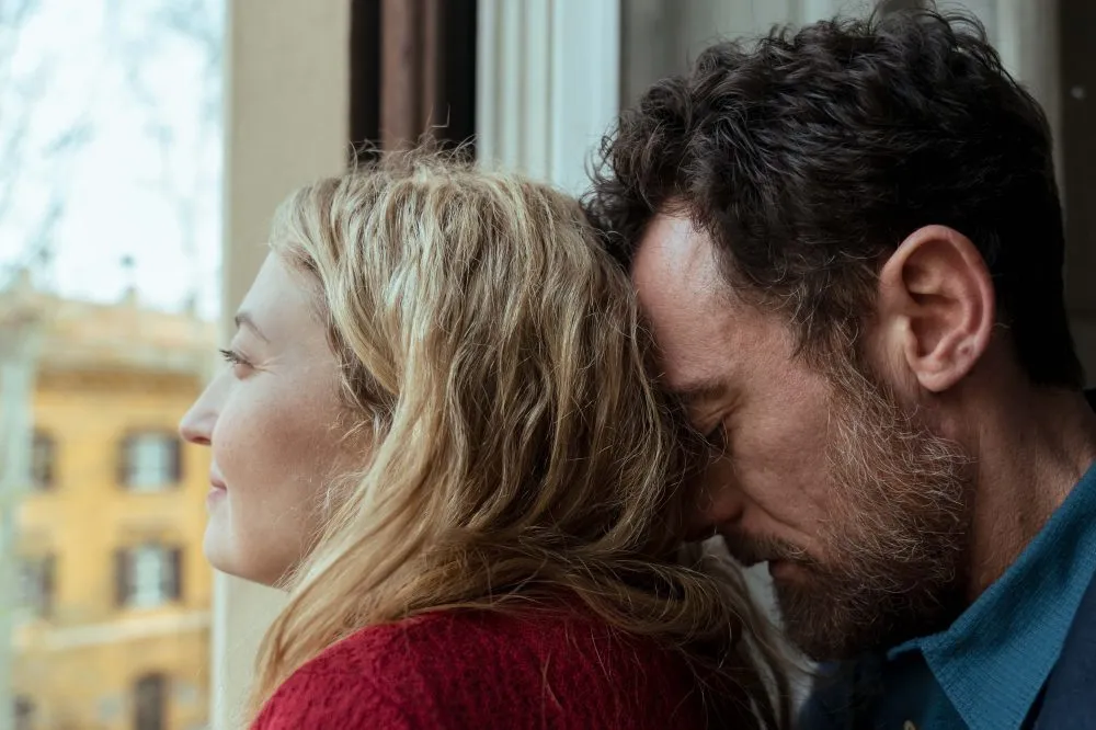 نقد فیلم «سه خداحافظی»؛ درامی انسانی و صمیمی با درخشش آلبا رورواکر 