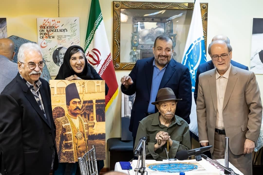 سنگلج ۶۰ ساله شد؛ از خاطرات علی نصیریان درباره ساخت تئاتر مجانی تا نقد بی‌توجهی مدیران شهری