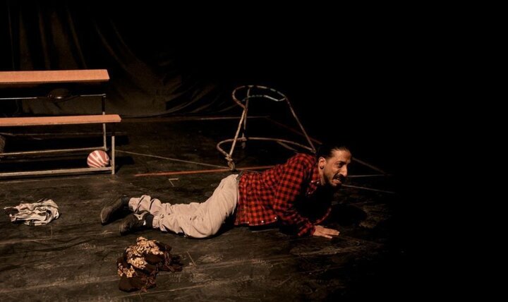 نمایش «رقص پا» در بوتیک هنر ایران