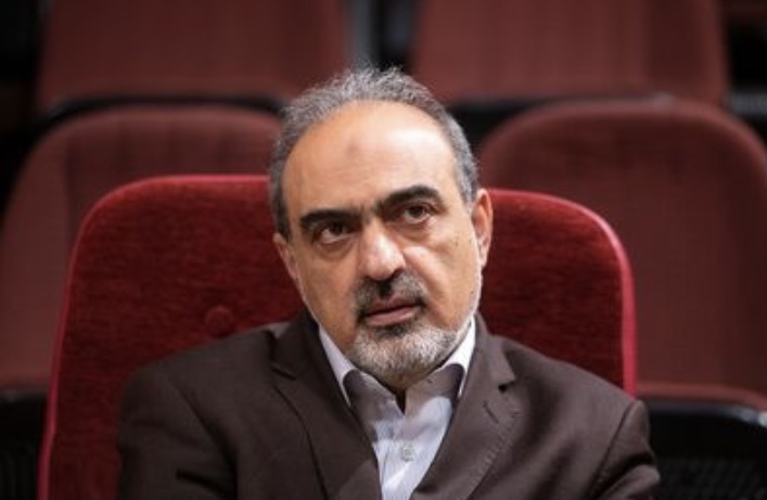 آقای معتمدی لطفا عذرخواهی کنید!