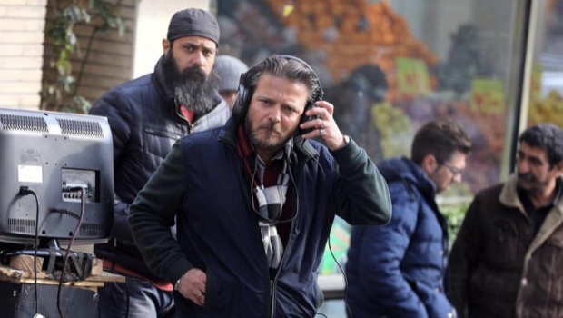 یکی از پیشکسوتان بازیگری در کانتینری در شمال کشور زندگی می‌کند!