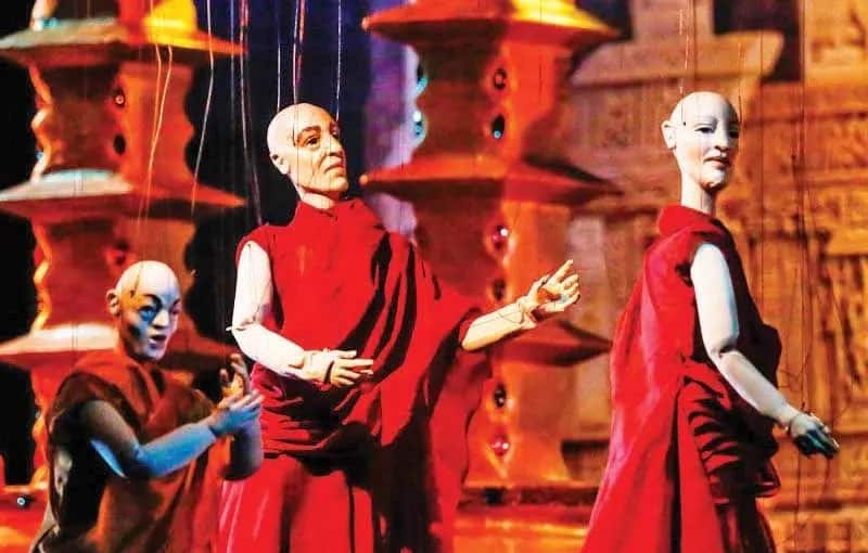 هم‌نشینی با غول‌های کلاسیک