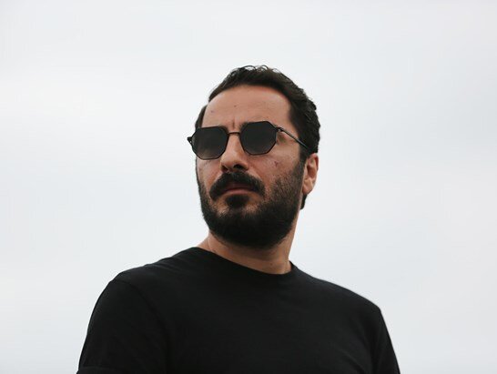 نوید محمدزاده از «سیصد» جدا شد؛ امیر جعفری جایگزین او در اجراهای بینالمللی نوید محمدزاده از «سیصد» جدا شد؛ امیر جعفری جایگزین او در اجراهای بینالمللی