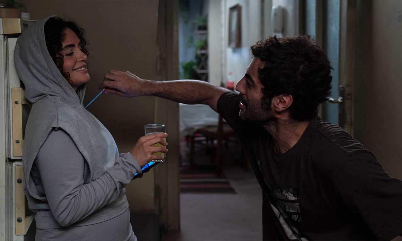 نقد فیلم «گوزنهای اتوبان»؛ بازنمایی ناکافی تقلا برای شهرت در ویرانشهر اینستاگرام نقد فیلم «گوزنهای اتوبان»؛ بازنمایی ناکافی تقلا برای شهرت در ویرانشهر اینستاگرام