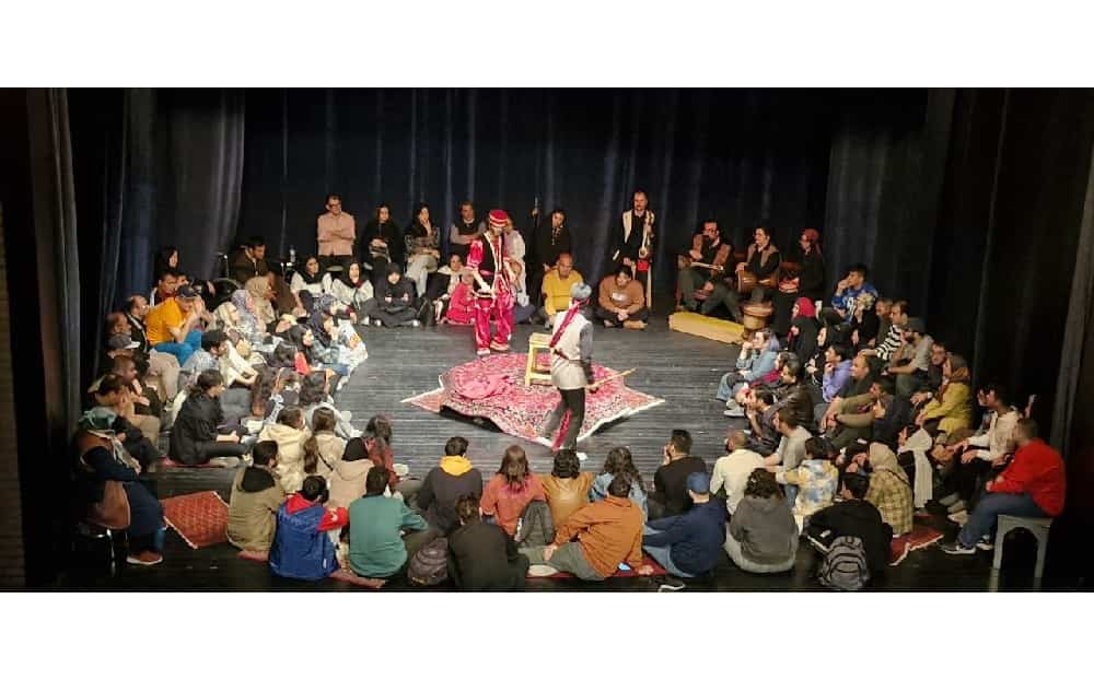 تمدید اجرای نمایش «غم غربت در دیار» در سنگلج تا ۳۰ آبان تمدید اجرای نمایش «غم غربت در دیار» در سنگلج تا ۳۰ آبان