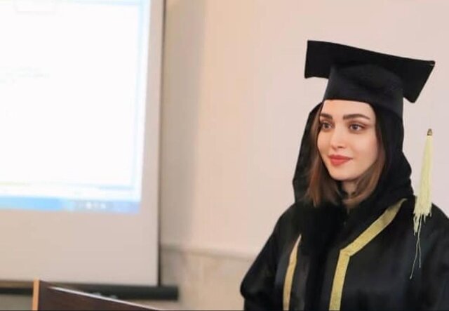 علم زیر سایه محافظان؛ وقتی مدرک دکتری، آخرین ابزار تبلیغات سلبریتی‌ها می‌شود