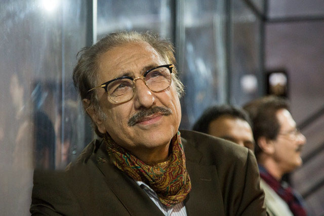 تحسین ناظرزاده کرمانی از نمایش «خندیدن زیر مشت و لگد» تحسین ناظرزاده کرمانی از نمایش «خندیدن زیر مشت و لگد»