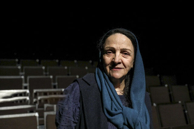 گلاب آدینه با نمایشی زنانه به صحنه بازمیگردد گلاب آدینه با نمایشی زنانه به صحنه بازمیگردد