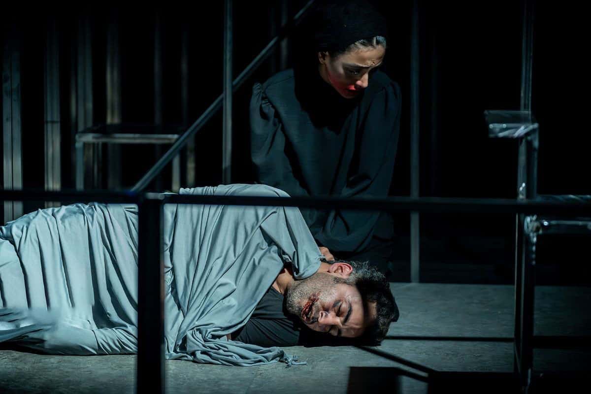 درباره نمایش ناصدا به کارگردانی مهدی برومند؛ صداهایی که از وضوح خارج‌ شده‌اند