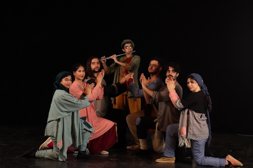 میزبانی «افسانه پرِ طلایی» از اهالی رسانه و هنرمندان