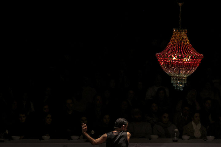 آغاز دور جدید اجراهای «امشب به صرف بورش و خون» آغاز دور جدید اجراهای «امشب به صرف بورش و خون»