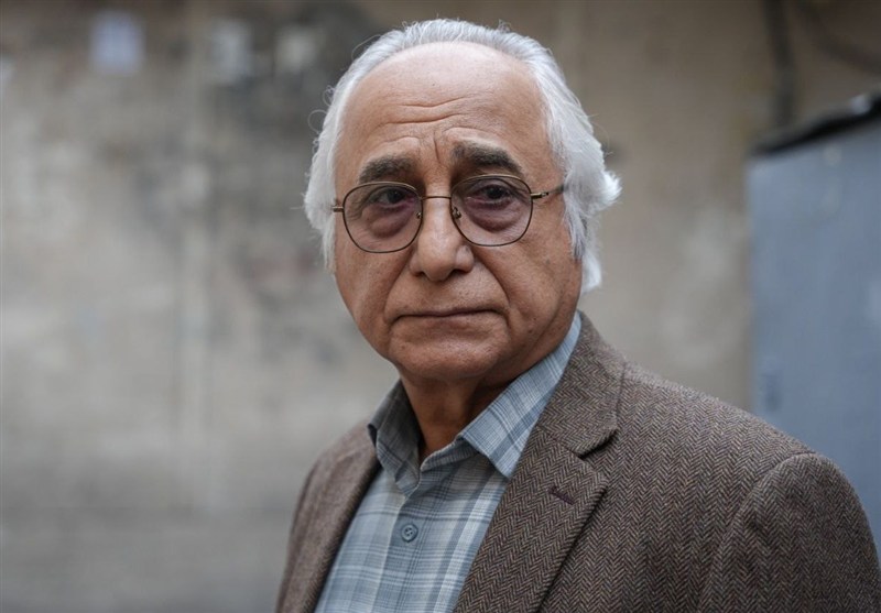 شمس لنگرودی با «دکه» به جشنواره فیلم فجر میآید؛ نقشآفرینی متفاوت شاعر سرشناس در سینما شمس لنگرودی با «دکه» به جشنواره فیلم فجر میآید؛ نقشآفرینی متفاوت شاعر سرشناس در سینما