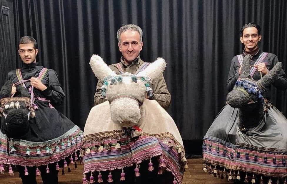 نادری: هزینه‌های نمایش «چشم آبی» بیشتر از کمک‌های جشنواره است