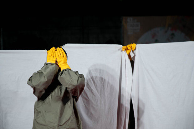 از نمایش‌هایی که در برقراری ارتباط الکن هستند تا حضور بی‌سر و صدای آقای وزیر در جشنواره