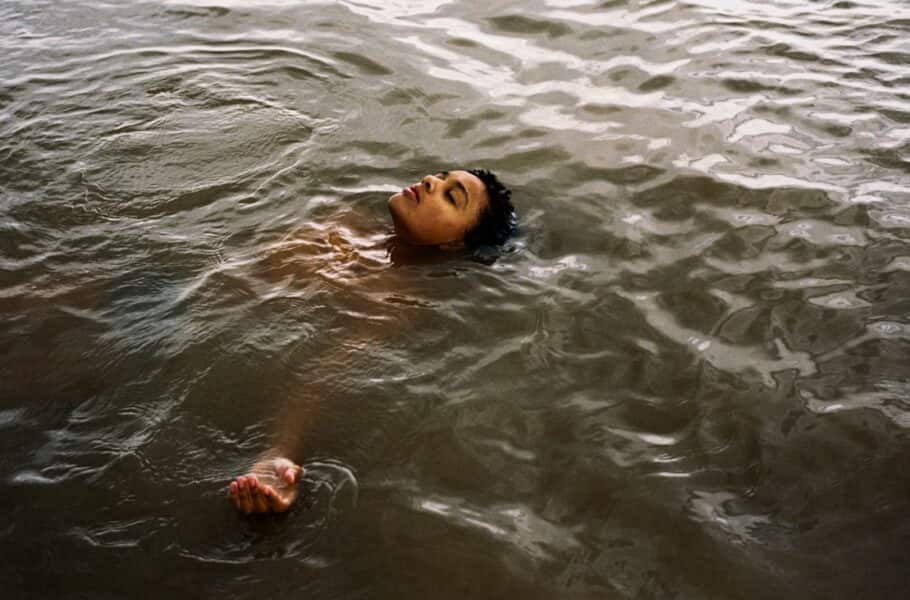 نقد فیلم Bird – من با یه پرنده دوستم