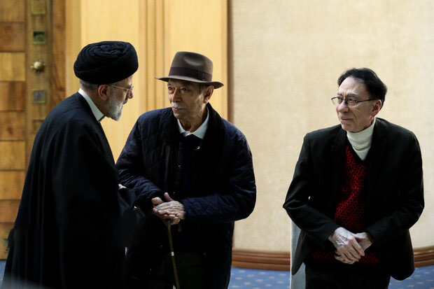 در دیدار رییس جمهور با هنرمندان چه گذشت؟/ طرح چند نکته مهم