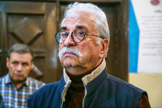 هادی مرزبان: باید کفش آهنی بپوشیم و دنبال کار را بگیریم!