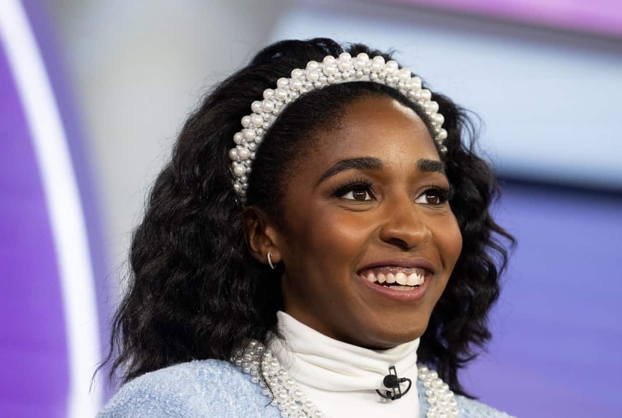 ایو ادبری برای نوشتن فیلم‌نامه و بازی در فیلم Barney انتخاب شد