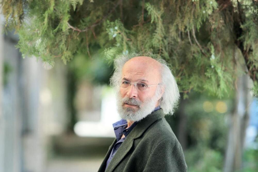 شکایت می‌کنم!