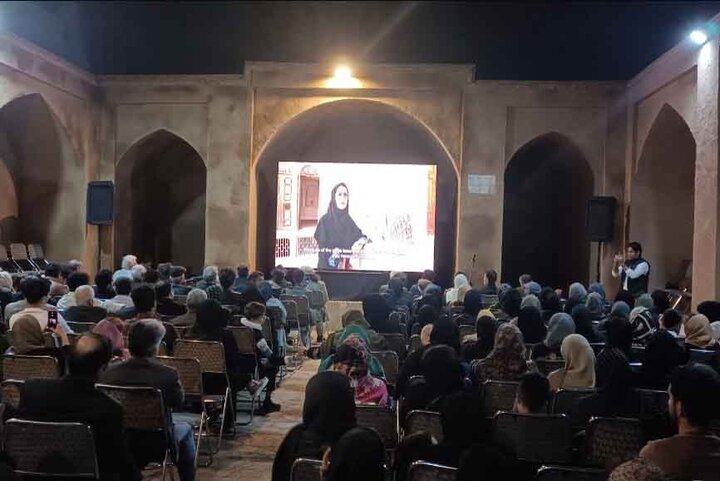 فیلم مستند «تا بادها، یادها را نبرند» در حسینیه تاریخی یزد اکران شد