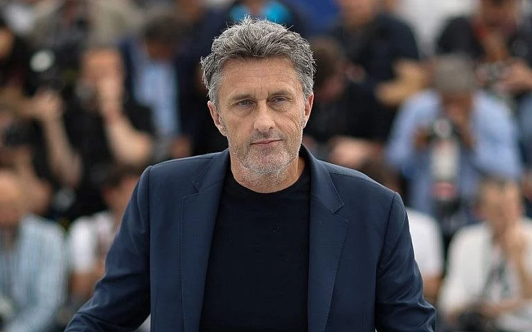 پاوو پاولیکوفسکی «سرزمین پدری» را می‌سازد