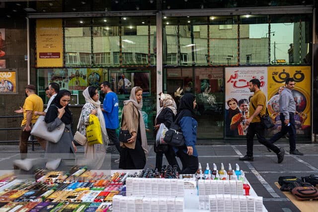 چند نفر در آخرین ماه سال به سینما رفتند؟