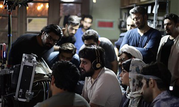 گاوراس؛ دنده معکوس/ نگاهی به فیلم «لباس شخصی»