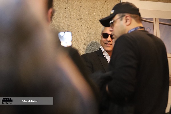 فیلم- ماجرای عینک آفتابی مهران مدیری در جشنواره فیلم فجر