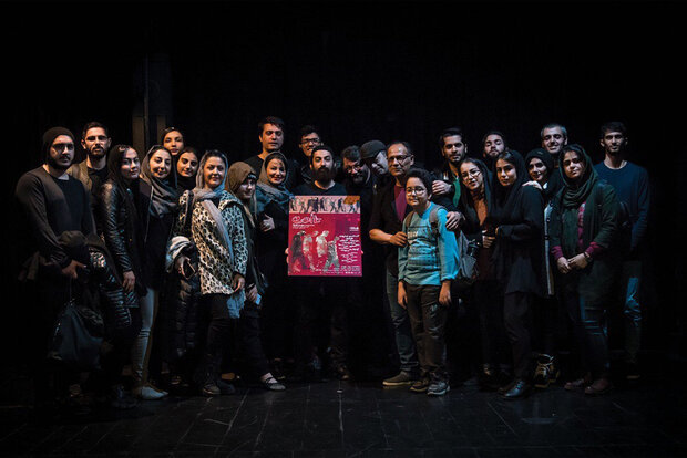 پوستر نمایش «تااون» منتشر شد